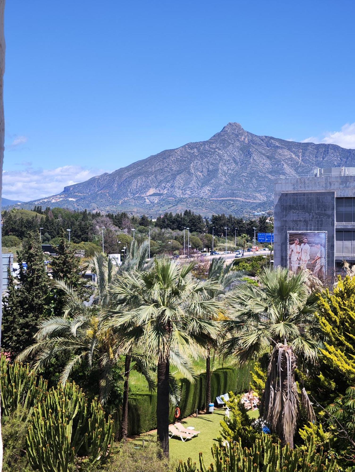 New & Beautiful Loft In Puerto Banus Apartamento